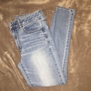 American Eagle light wash skinny jeans